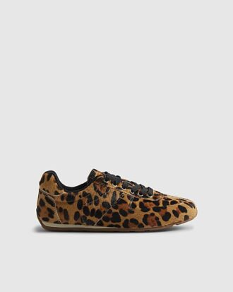 Bruna sneakers i mocka med djurmönster