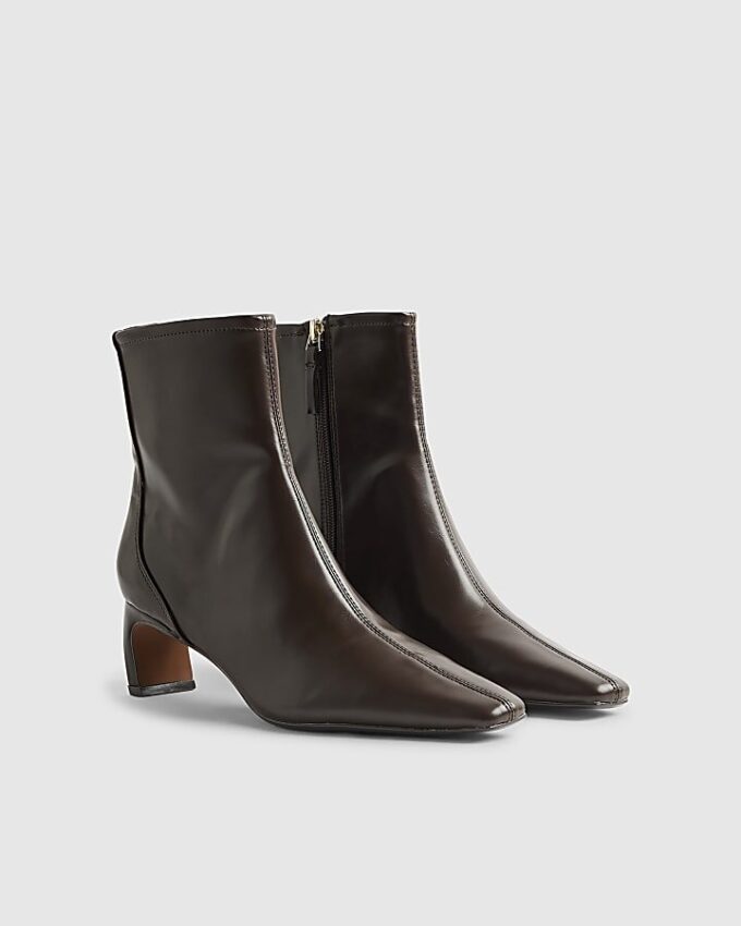 Bruna stretchiga sockboots med blockklack