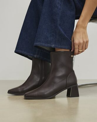 Bruna stretchiga sockkängor med blockklack