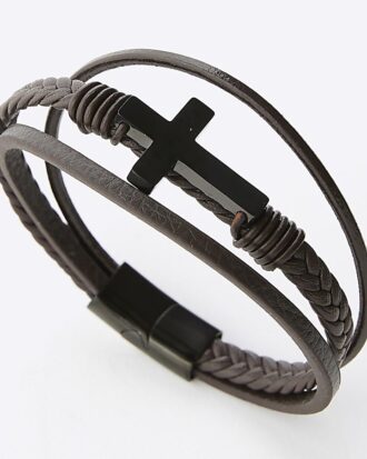 Brunt läderarmband med kors
