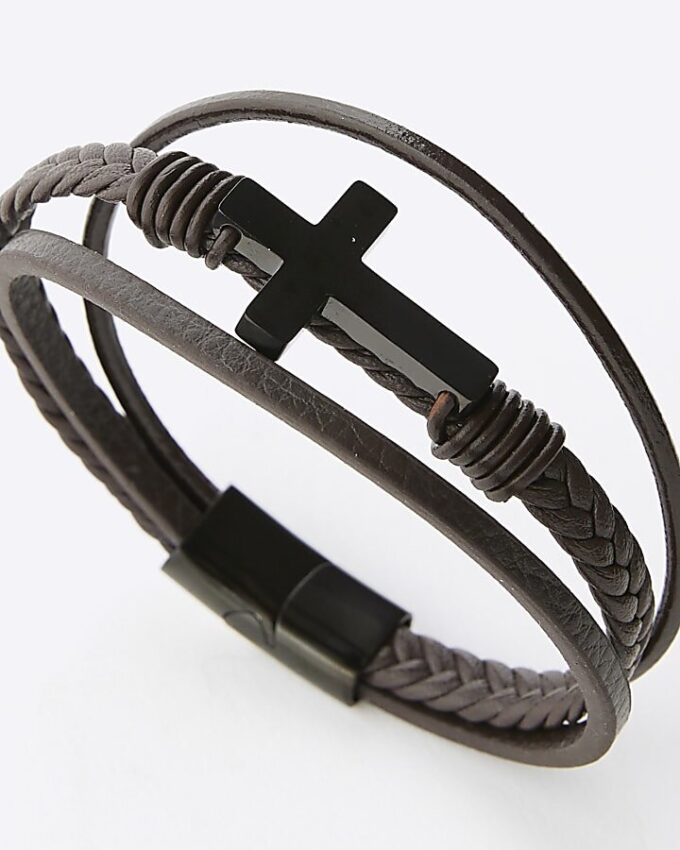 Brunt läderarmband med kors