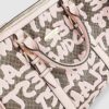 Brunt monogram Graffiti Barrell Bag-paket