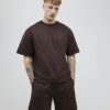 Brunt set med oversized T-shirt och shorts Brunt set med oversized T-shirt och shorts