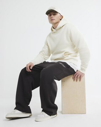 Cream Regular Fit långärmad hoodie
