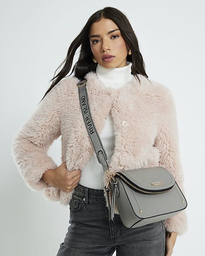 Grå crossbody-väska med dragkedja
