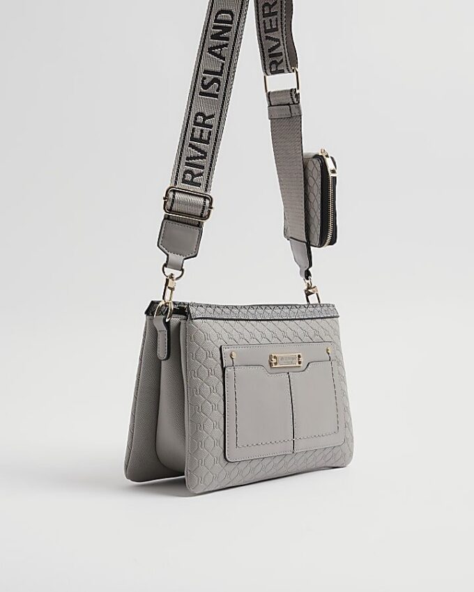 Grå crossbody-väska med monogramficka fram