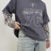 Grå dubbelvävd T-shirt med nummer 76 i rutmönster