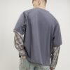 Grå dubbelvävd T-shirt med nummer 76 i rutmönster