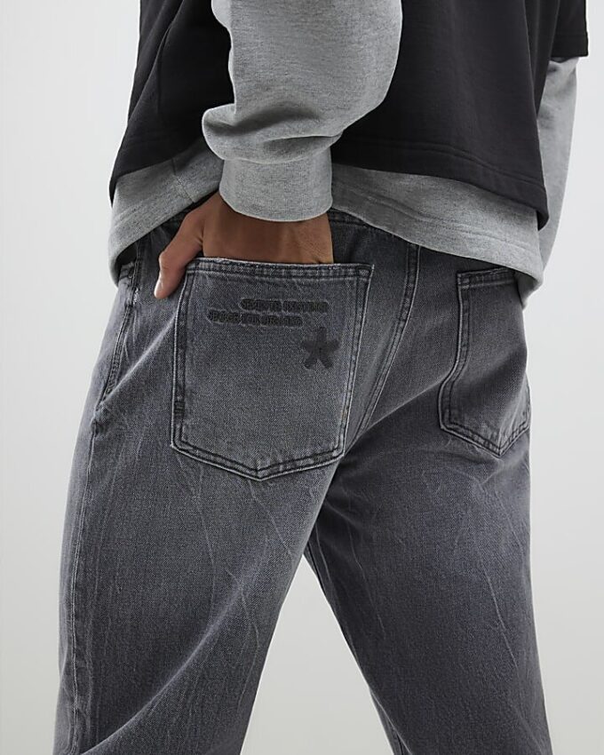 Grå jeans med raka ben Grå jeans med raka ben