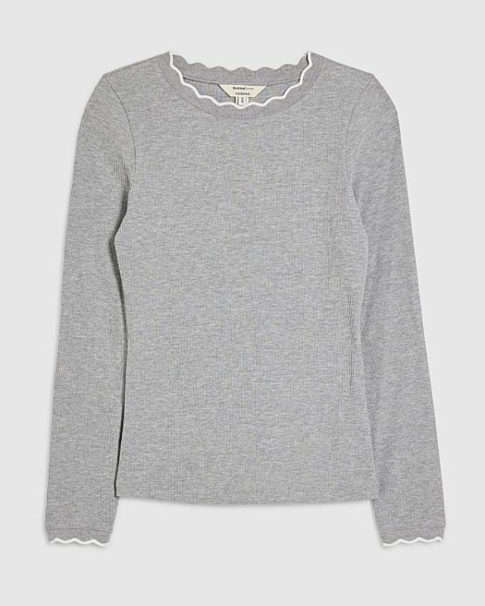 Grå långärmad T-shirt med vågig kant