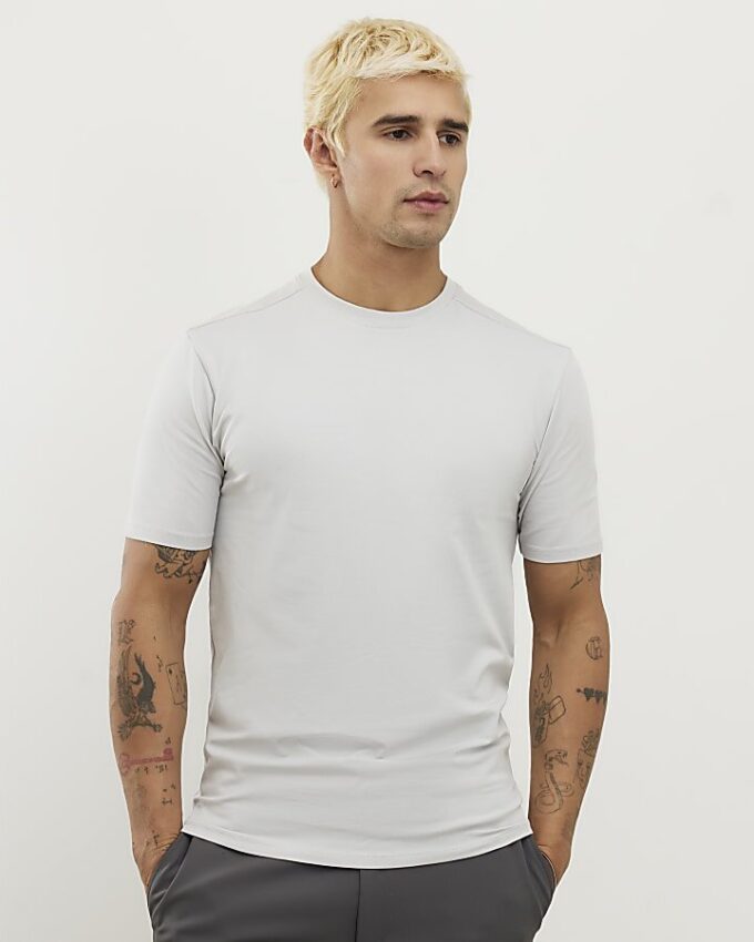 Grå muskelpassad T-shirt