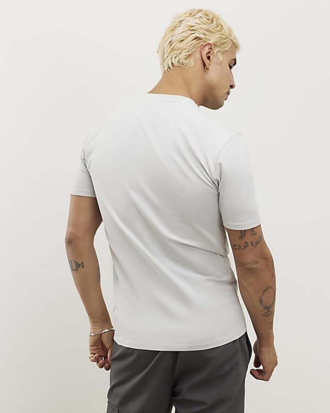 Grå muskelpassad T-shirt