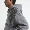 Grå oversized-passformad hoodie med dragkedja och drakmotiv Grå oversized-passformad hoodie med dragkedja och drakmotiv