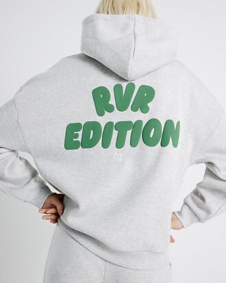 Grå RVR Edition-hoodie med tryck på ryggen