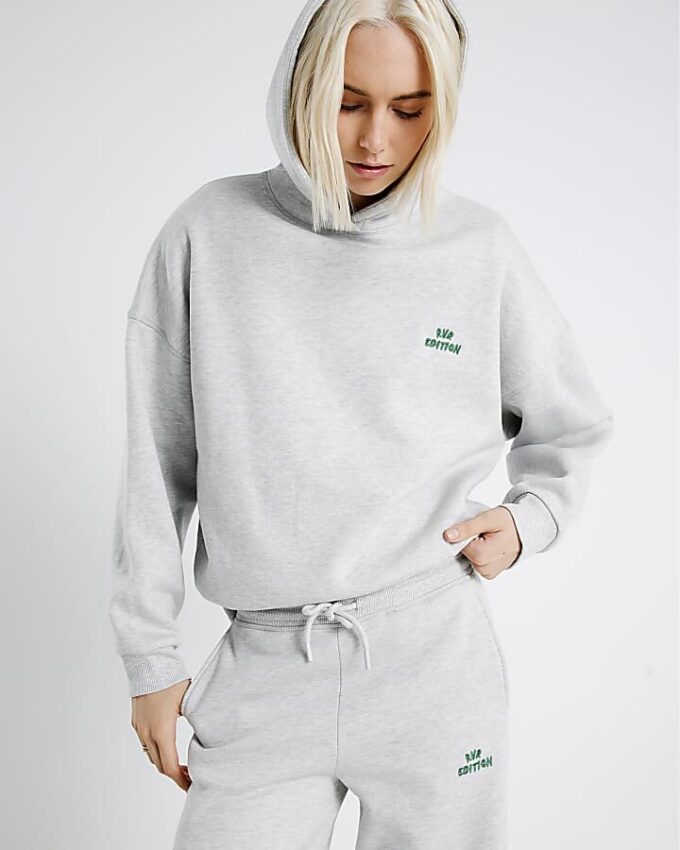 Grå RVR Edition-hoodie med tryck på ryggen