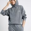 Grå RVR Edition-hoodie med tryck på ryggen