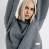 Grå RVR Edition-hoodie med tryck på ryggen