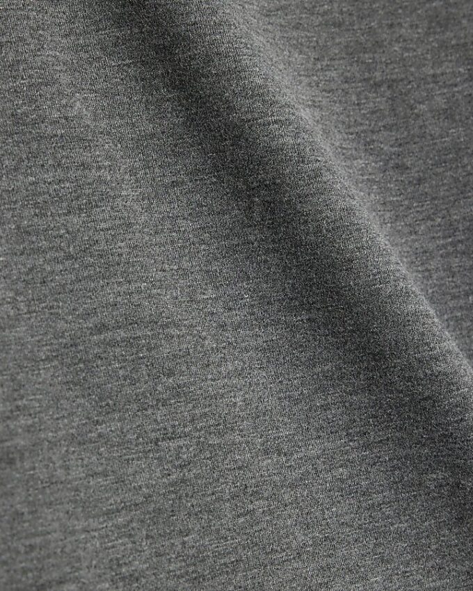 Grå RVR Edition T-shirt med rundad fåll