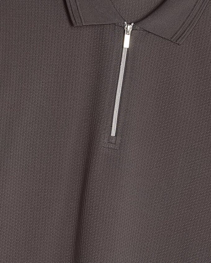 Grå slim fit-polotröja med struktur och kvartlång dragkedja
