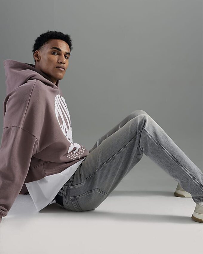 Grå tapered fit-jeans