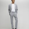 Gråa slim fit-kostymbyxor med struktur