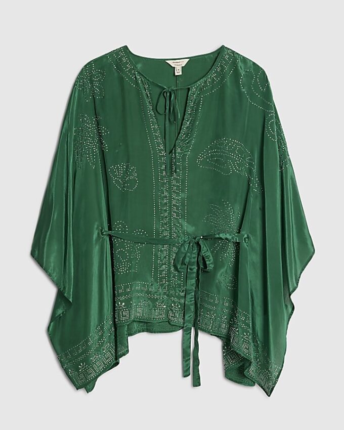 Grön kimono-top med dekorationer