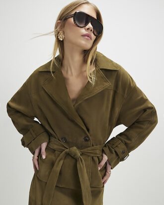 Grön kort trenchcoat i mocka Grön kort trenchcoat i mocka
