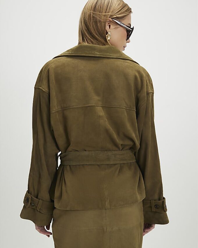 Grön kort trenchcoat i mocka