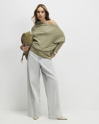 Grön ribbad off-shoulder-tröja