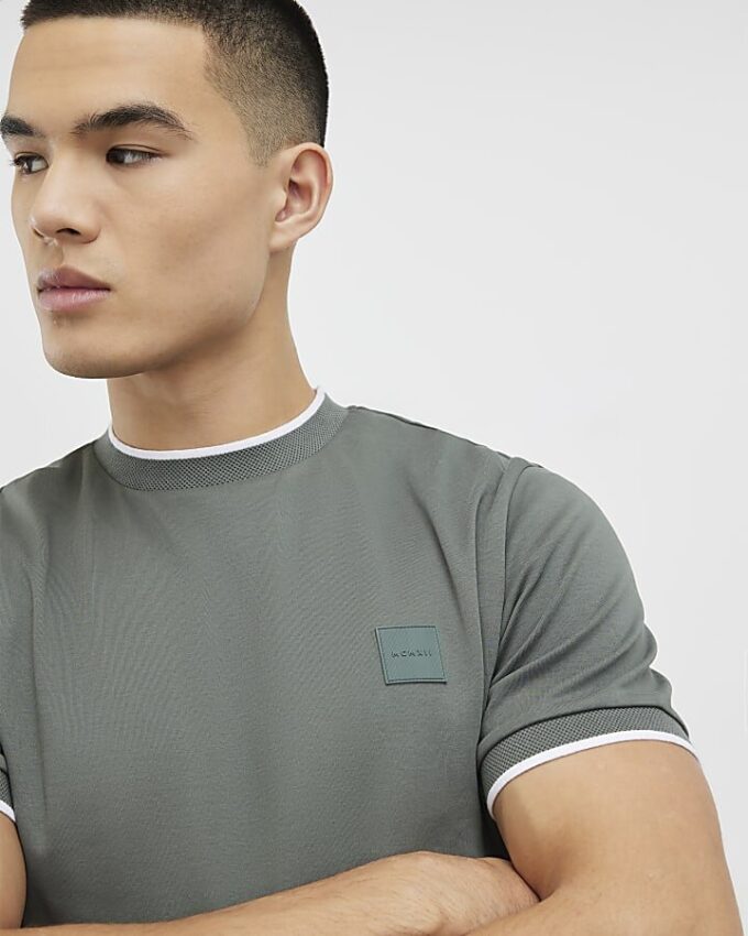 Grön slim fit MCMXII Badge T-shirt