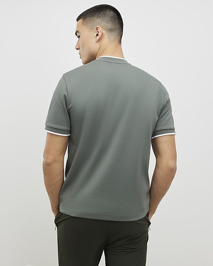 Grön slim fit MCMXII Badge T-shirt