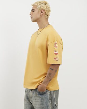 Gul oversized T-shirt med 92 fotopatch