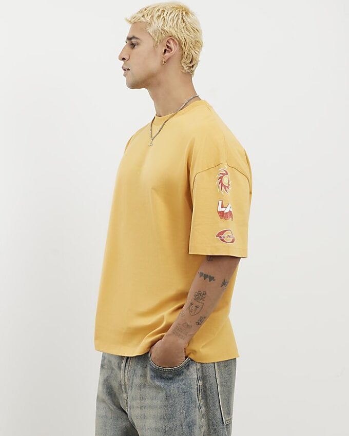 Gul oversized T-shirt med 92 fotopatch
