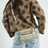 Guldfärgad mini crossbody-väska