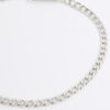 Halsband i silver och blandade metaller