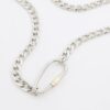 Halsband i silver och blandade metaller