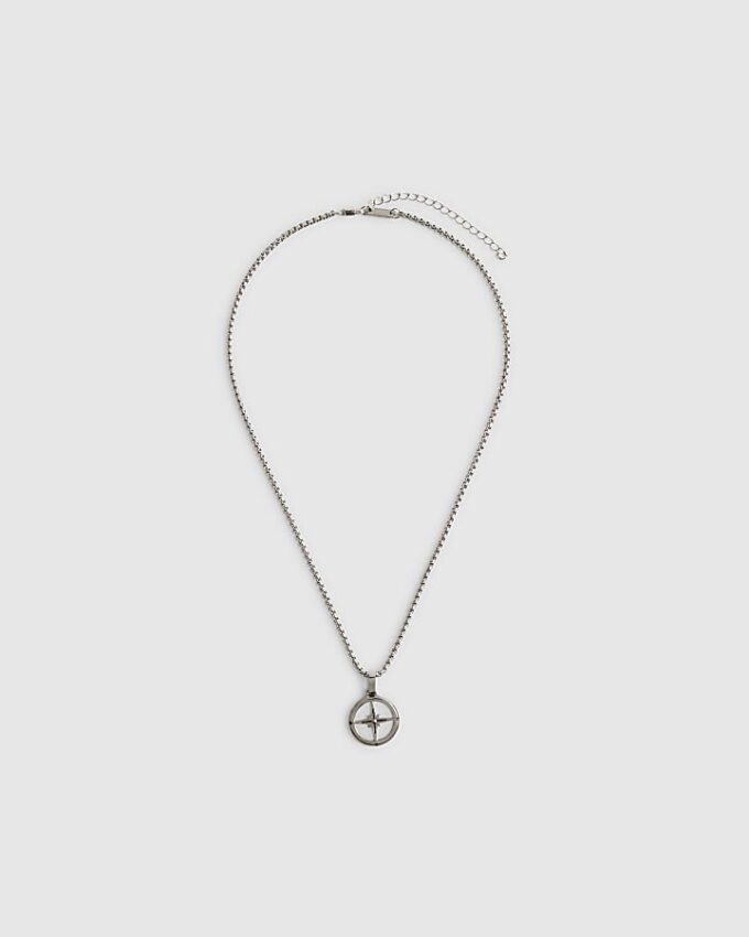 Halsband i silverstål med kompass