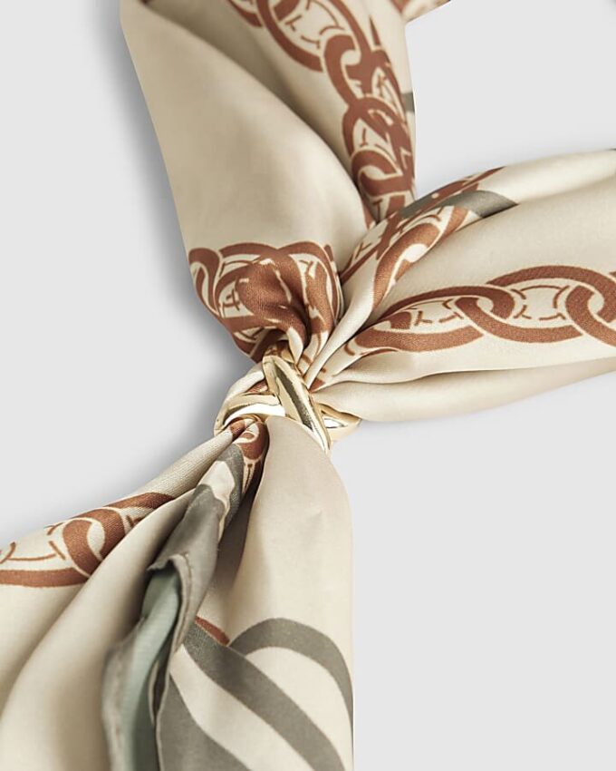 Khaki scarf med kedjemönster