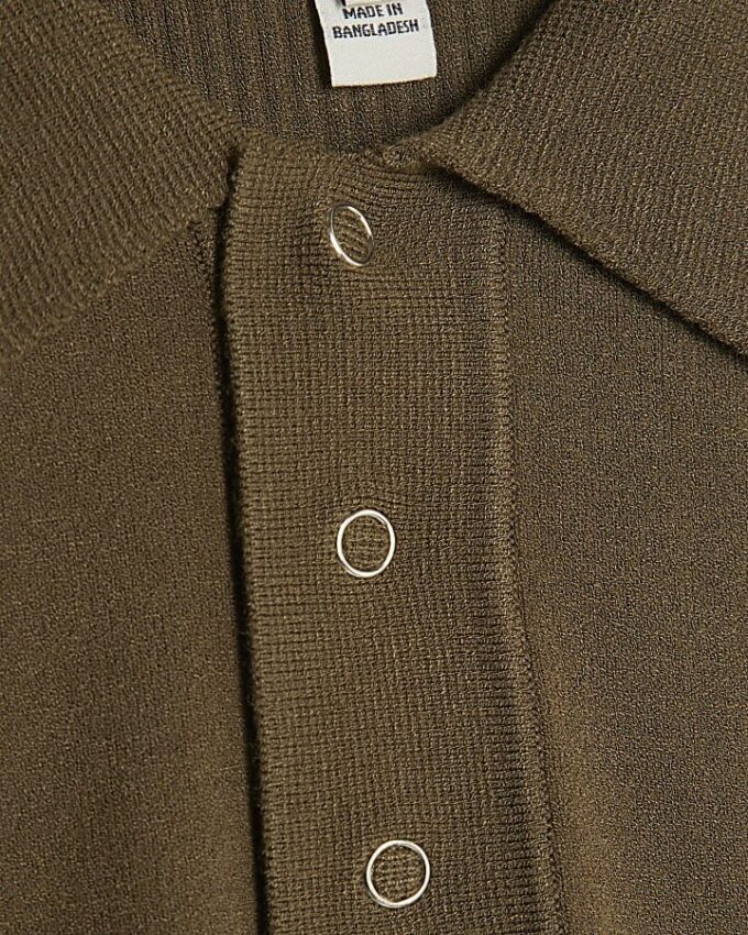 Khakifärgad slim fit-polotröja