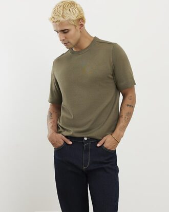 Khakifärgad slim fit-stickad T-shirt