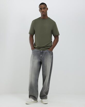 Khakifärgad slim fit-T-shirt