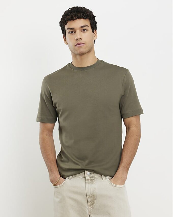 Khakifärgad slim fit-T-shirt