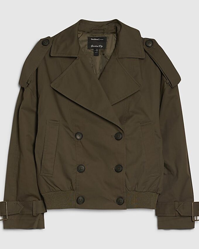Kort trenchcoat i khaki med ribbad fåll