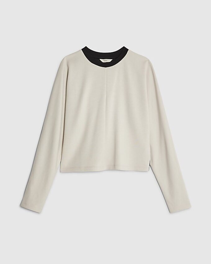Krämfärgad batwing-tröja med färgblock