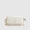 Krämfärgad crossbody-väska med präglat monogram