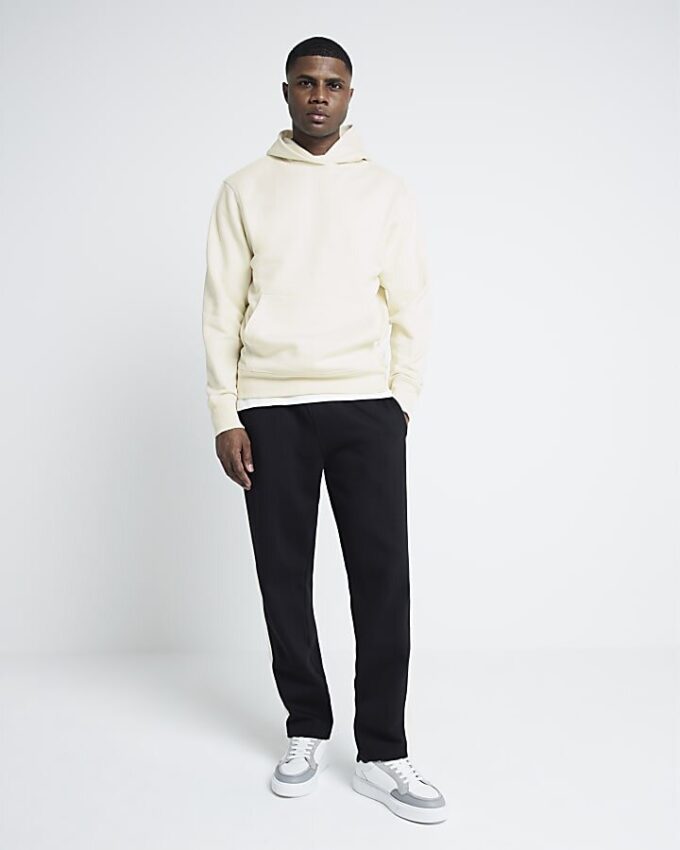 Krämfärgad hoodie med normal passform