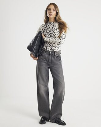 Krämfärgad långärmad ribbad topp med leopardmönster