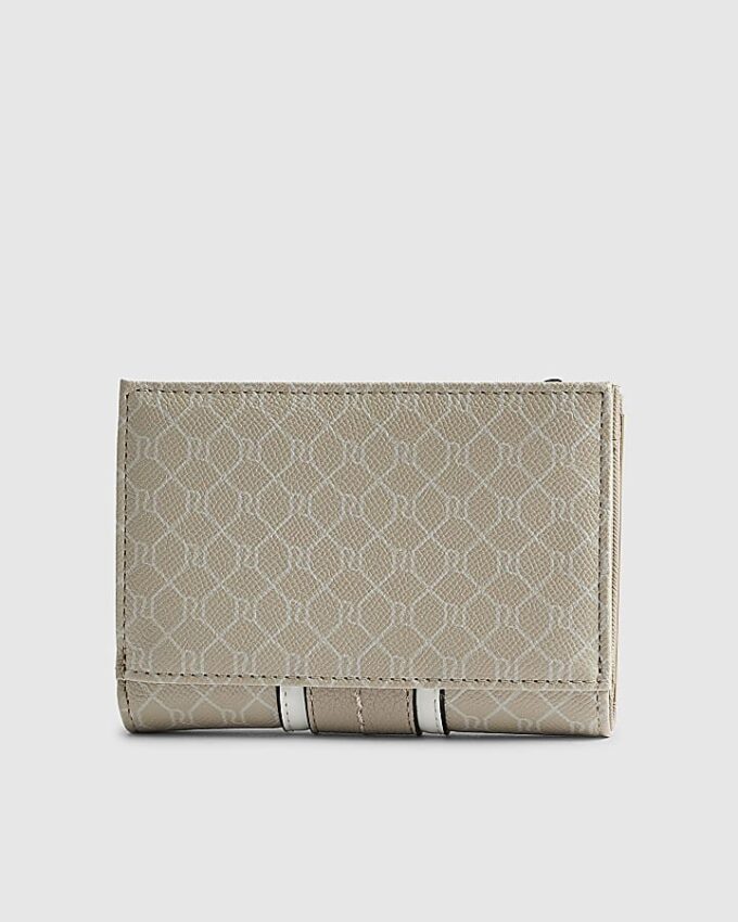 Krämfärgad plånbok med paneler och monogram