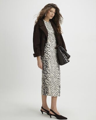 Krämfärgad ribbad midiklänning med leopardmönster