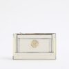 Krämfärgad RR-monogrampräglad miniväska